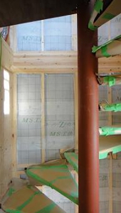 螺旋階段とセルロースファイバー